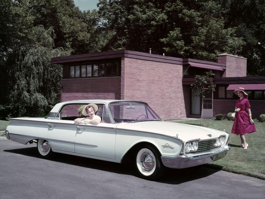  Ford Galaxie Town Victoria 1960 года  (фото 4 из 5)